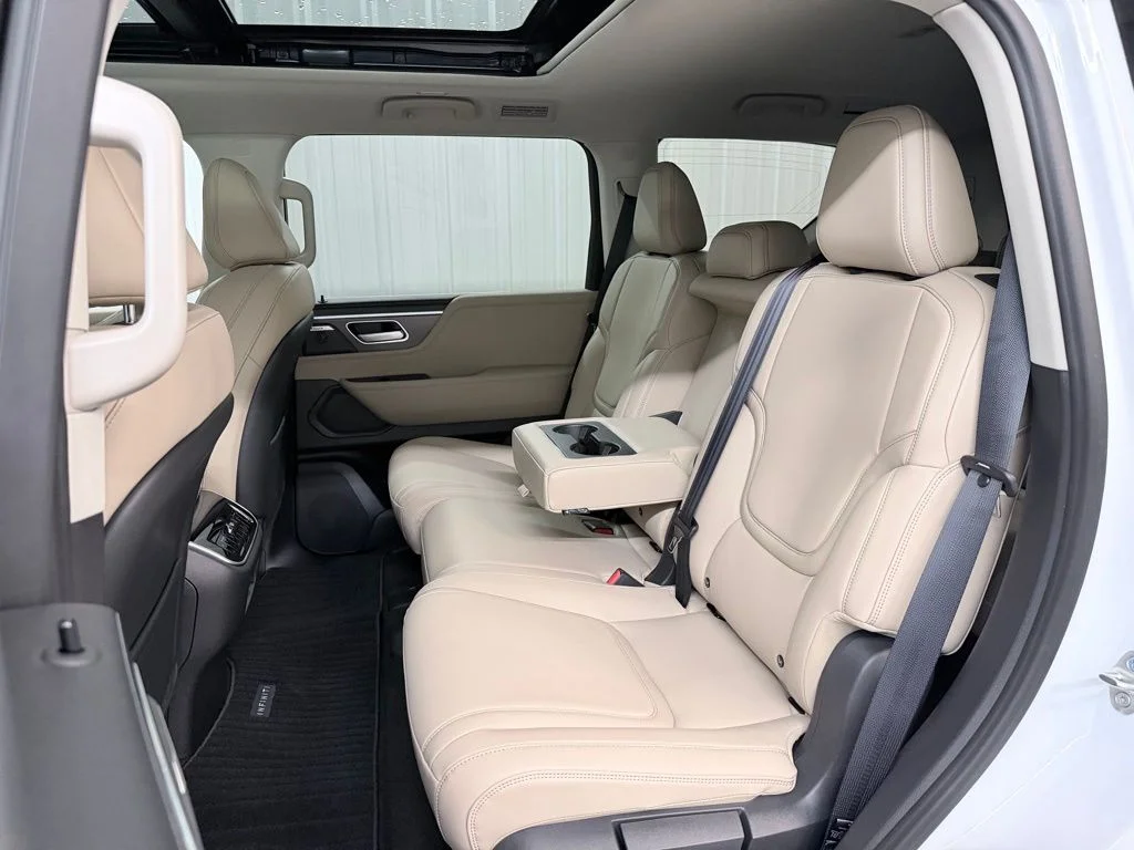 Used 2026 White INFINITI PURE image 34