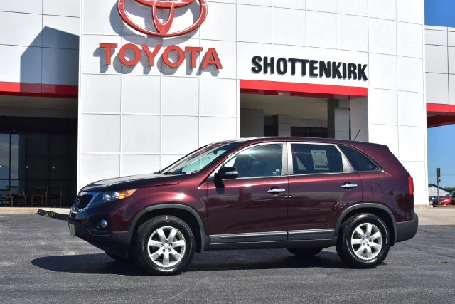 Used 2013 Red Kia LX image 1
