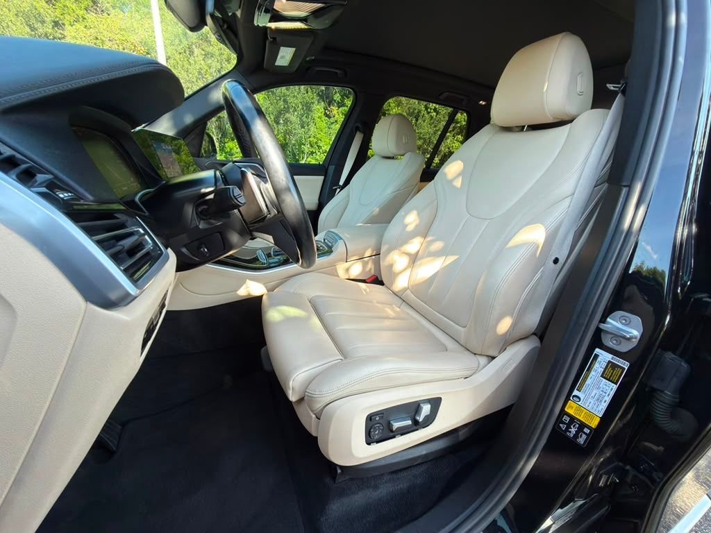 Used 2020 Black BMW xDrive40i image 12