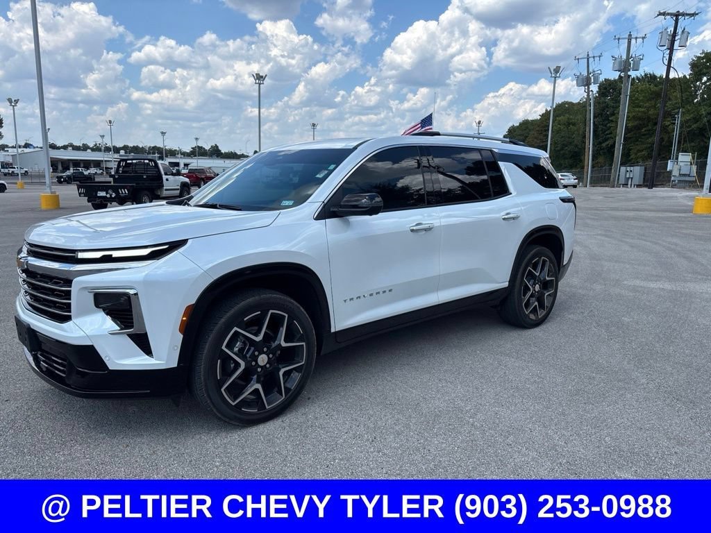 Used 2025 Iridescent Pearl Tricoat Chevrolet High Country image 3