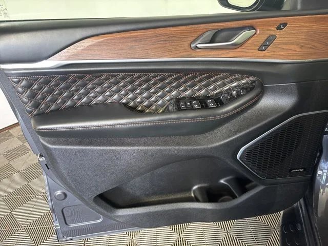 Used 2023 Gray Jeep Summit image 15