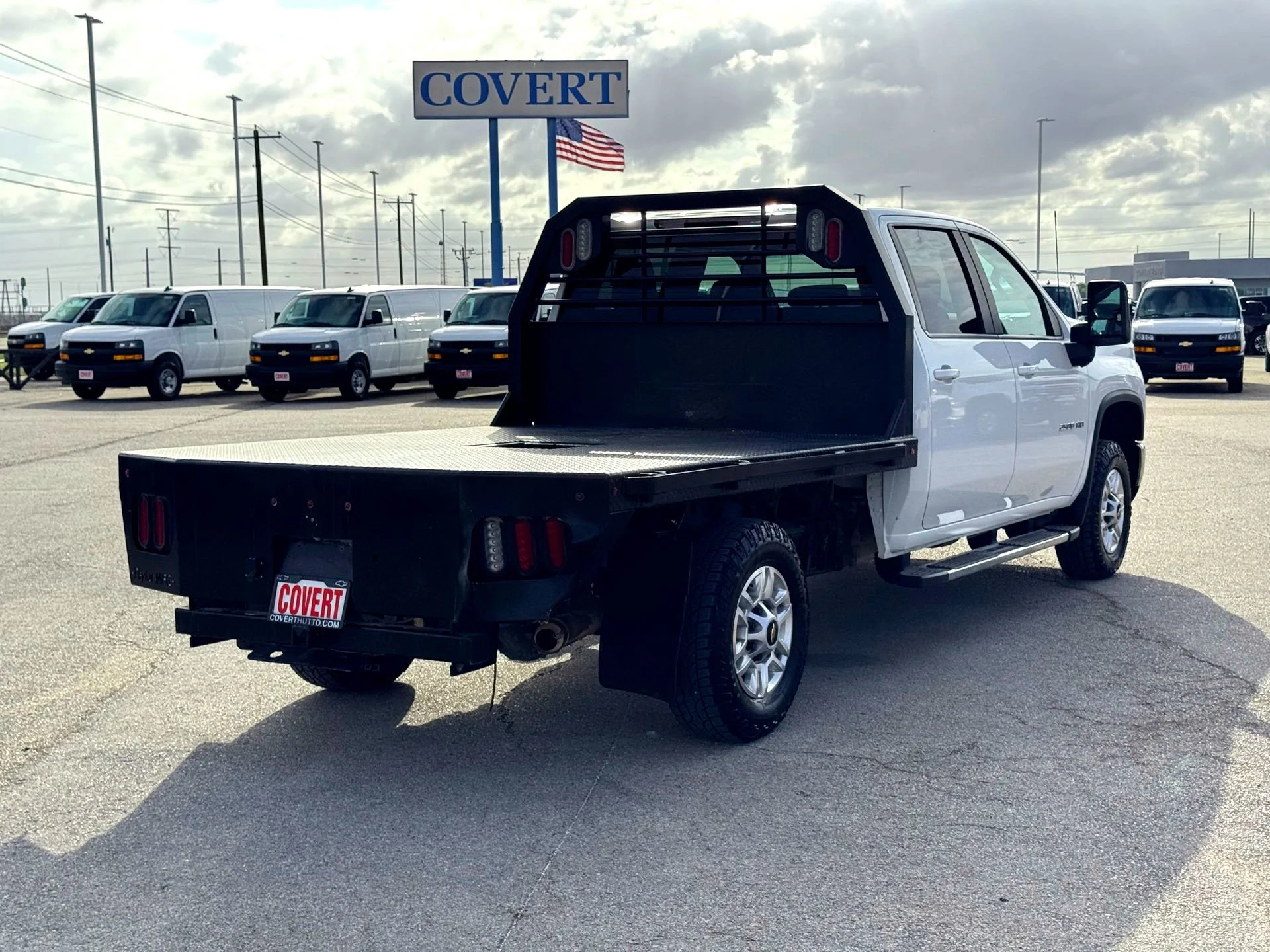 Used 2024 Summit White Chevrolet LT image 7