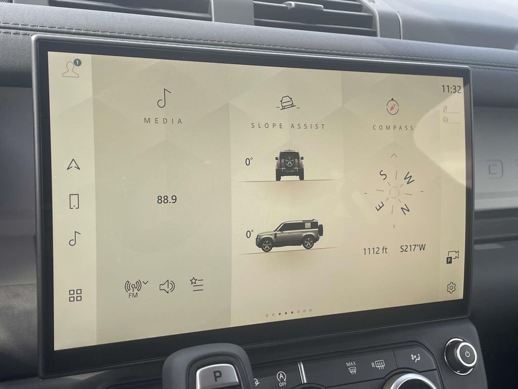 New 2026 Santorini Black Land Rover S image 23