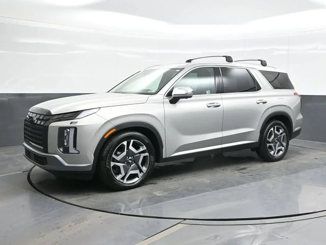 Used 2024 Silver Hyundai SEL image 5