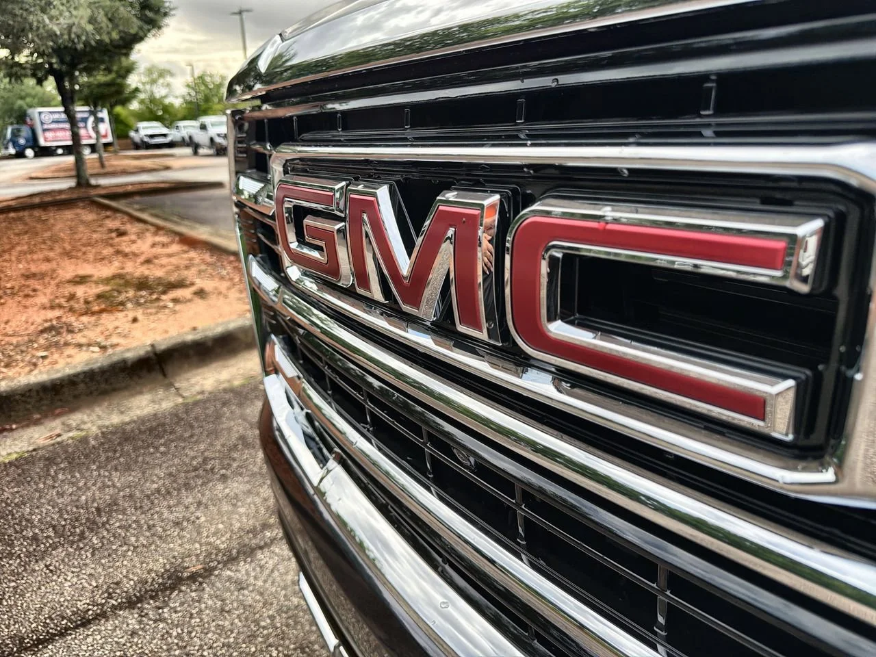 New 2026 Titanium Rush Metallic GMC Elevation image 26