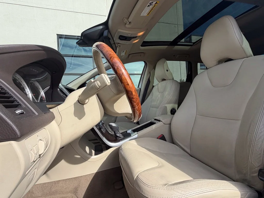 Used 2013 Silver Volvo 3.2 Platinum image 6