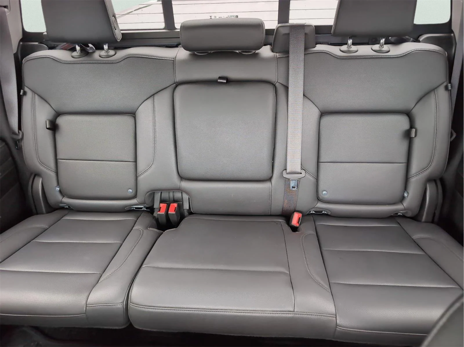 Used 2024 Sterling Metallic GMC SLT image 28