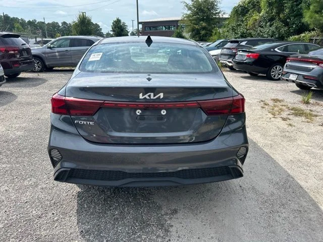 Used 2024 Gray Kia LXS image 4