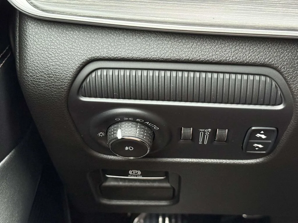Used 2024 Black Jeep Series II image 27