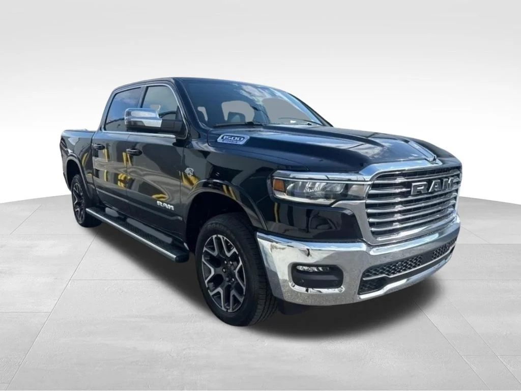 New 2026 Diamond Black Crystal Pearl-Coat Exterior Paint RAM Laramie image 3