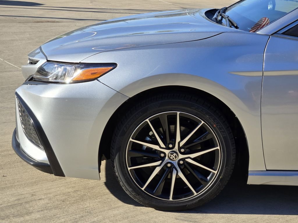 2024 Toyota Camry SE - Photo 6