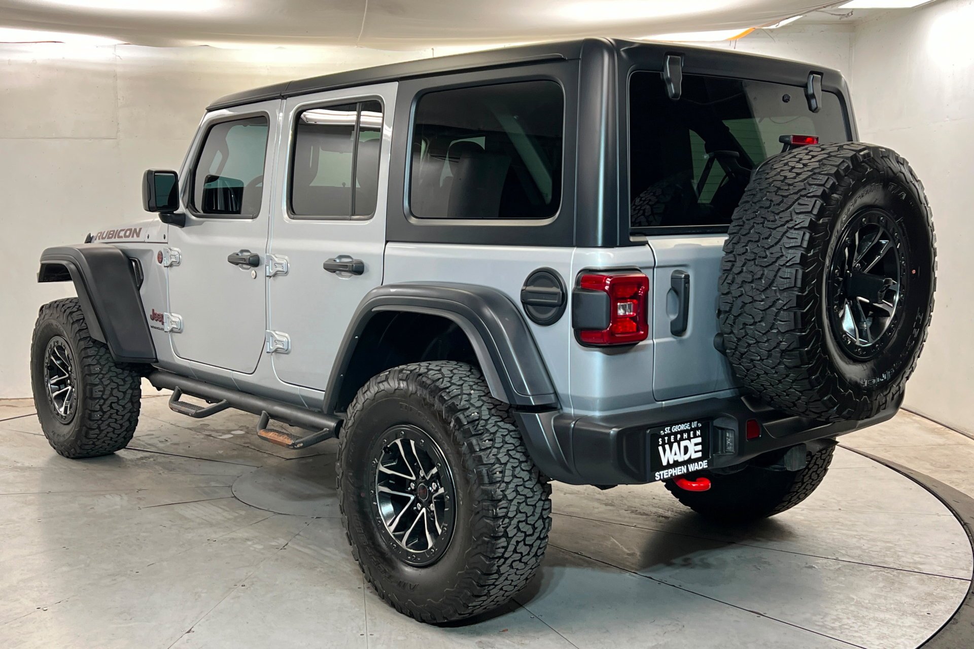 Certified Used 2024 Silver Zynith Clearcoat Jeep Rubicon image 3