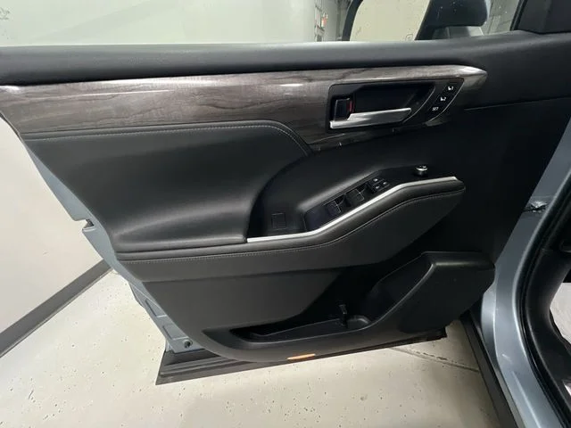 Used 2021 Blue Toyota Platinum image 24