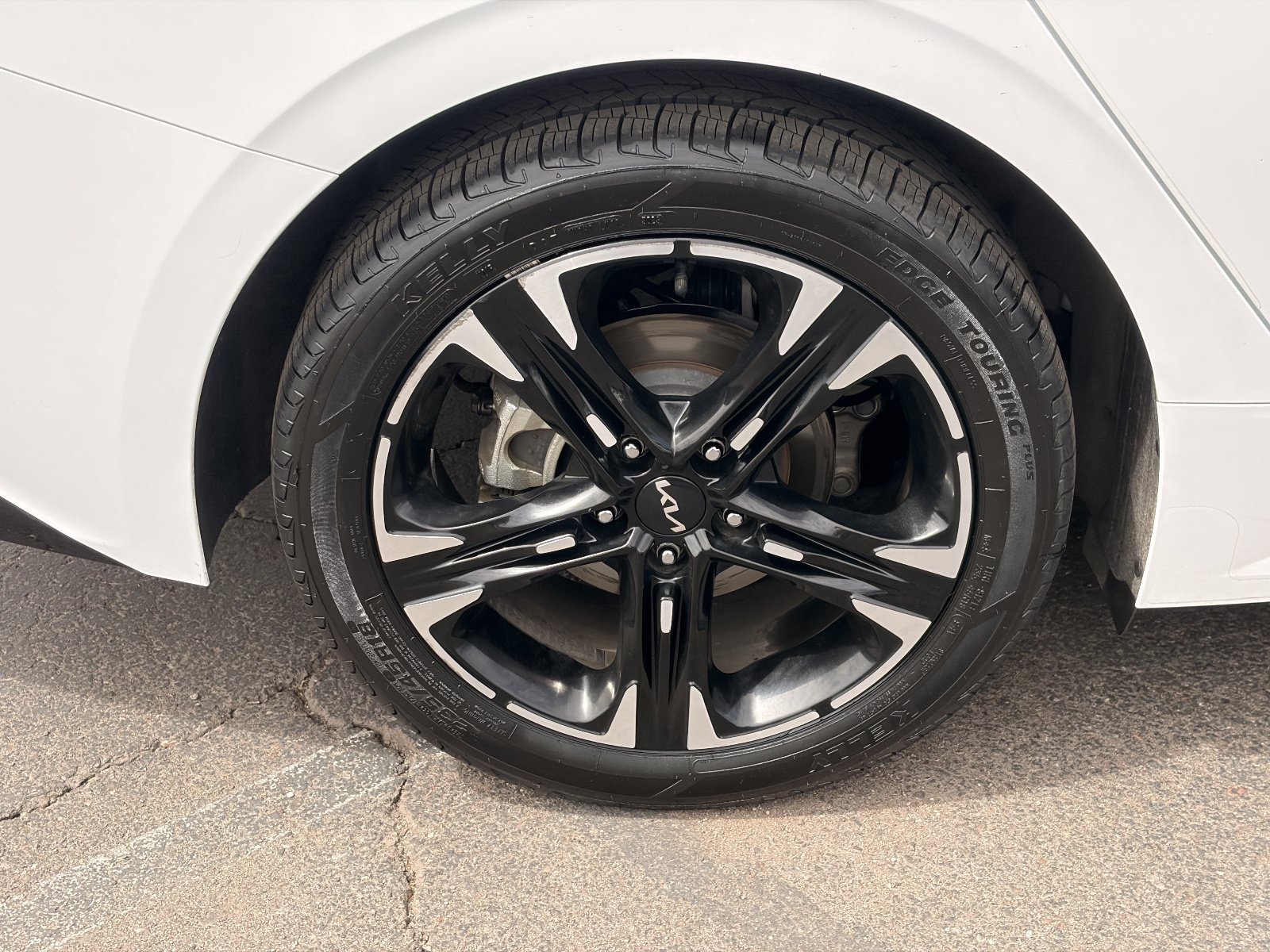 Used 2023 White Kia GT-Line image 32