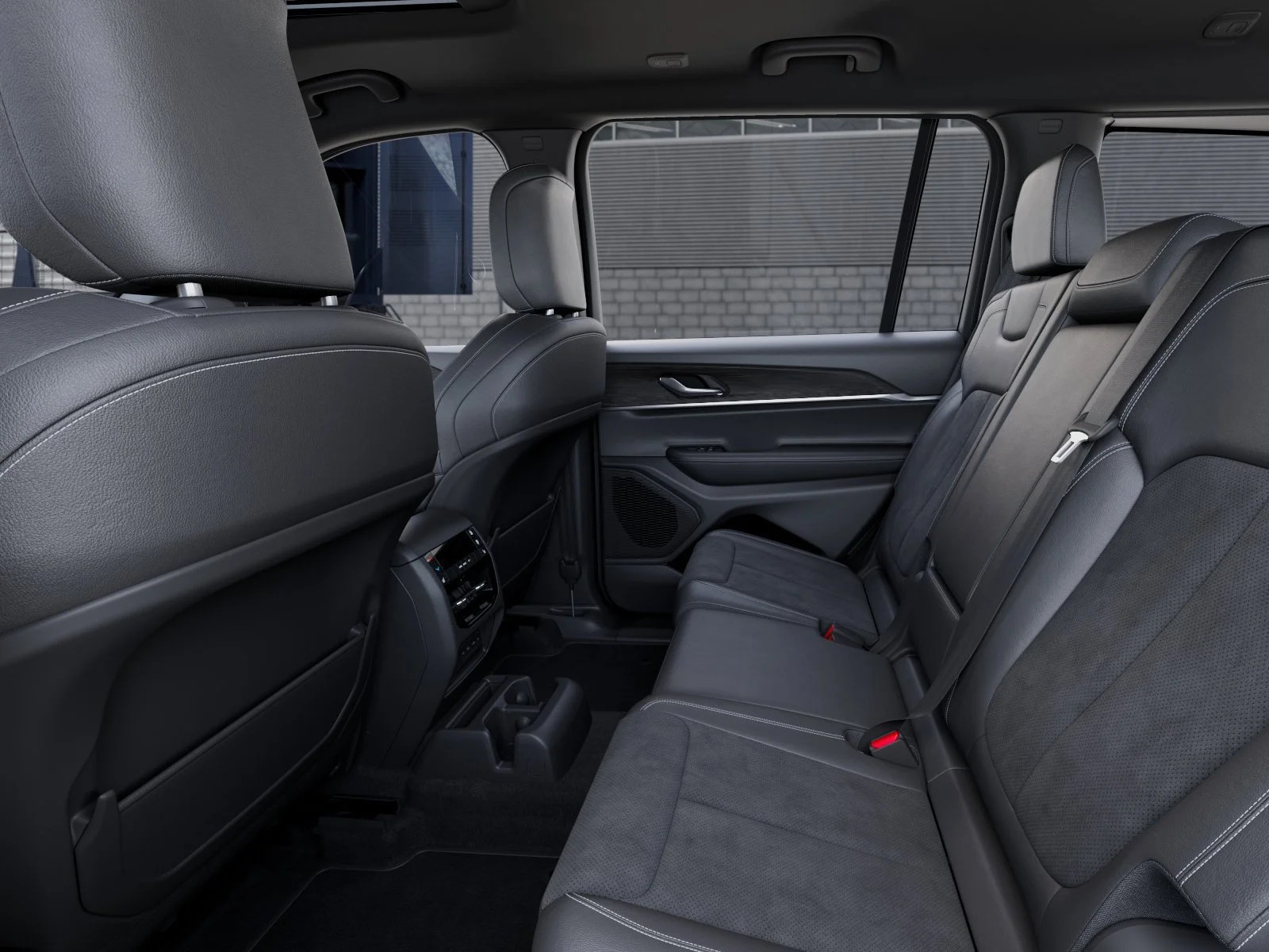 New 2026 Diamond Black Crystal Pearl-Coat Exterior Paint Jeep Altitude image 25
