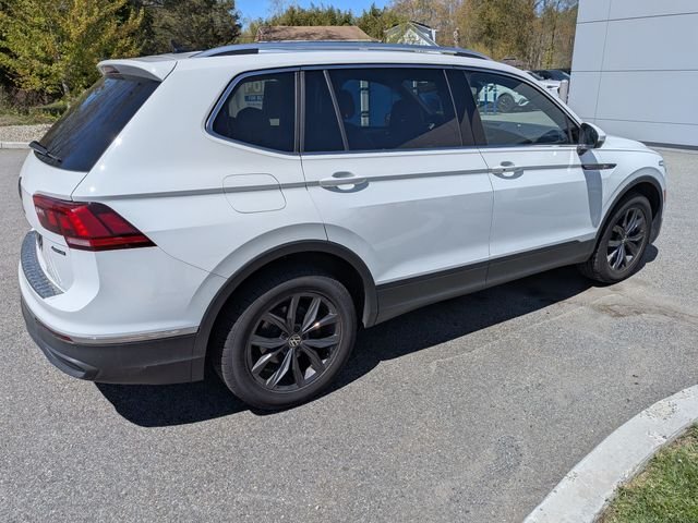 Used 2024 White Volkswagen 2.0T SE image 3