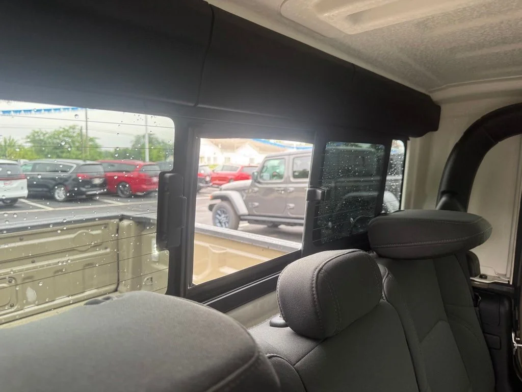 Used 2020 Green Jeep Overland image 60