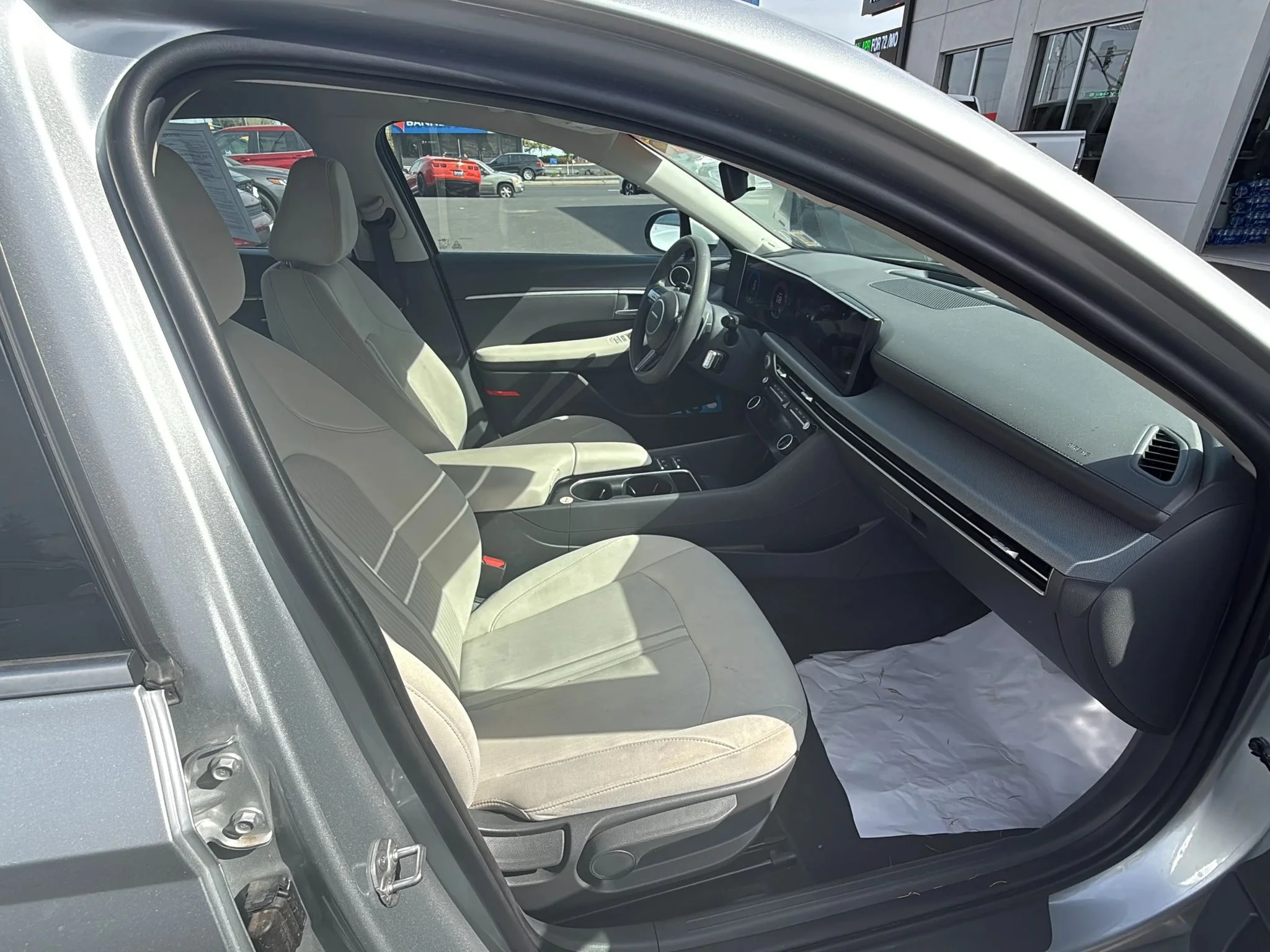 Used 2025 Aero Silver Hyundai SEL image 20