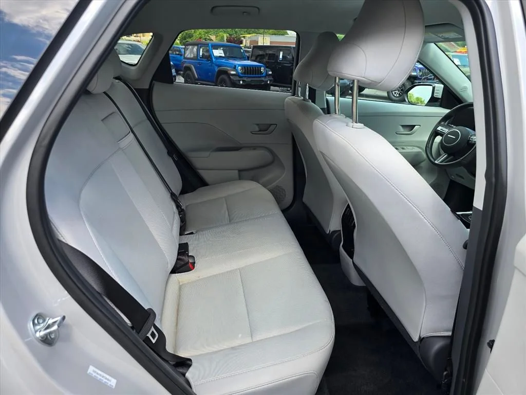 Used 2025 Gray Hyundai SEL image 13