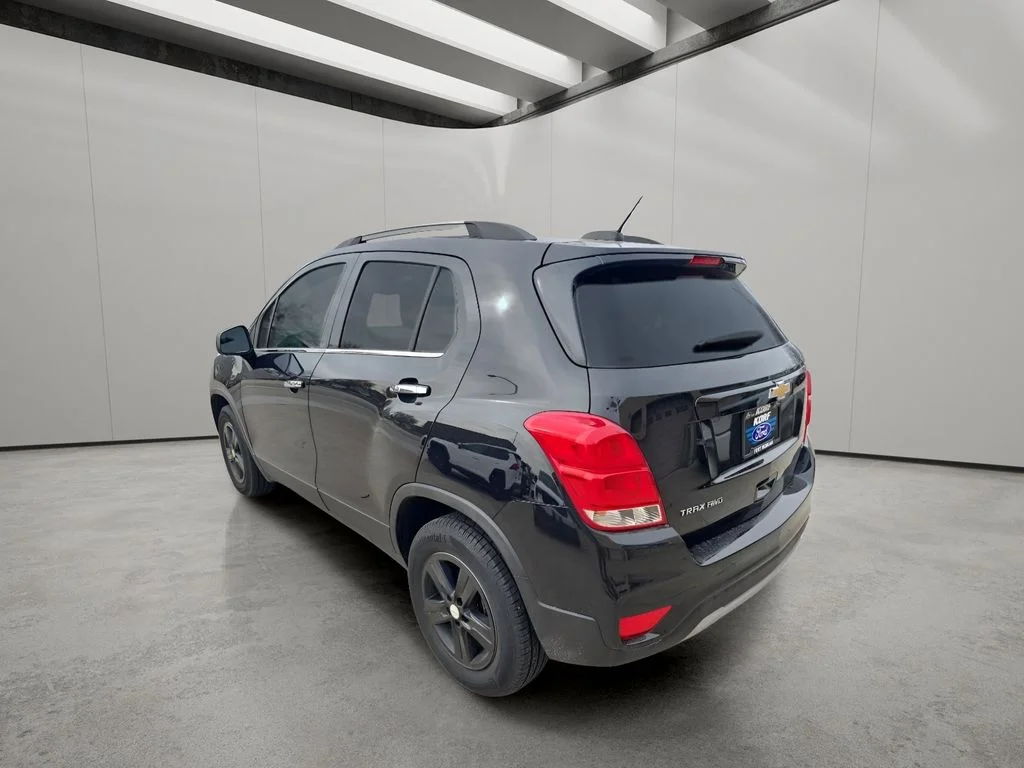 Used 2019 Black Chevrolet 1LT image 3