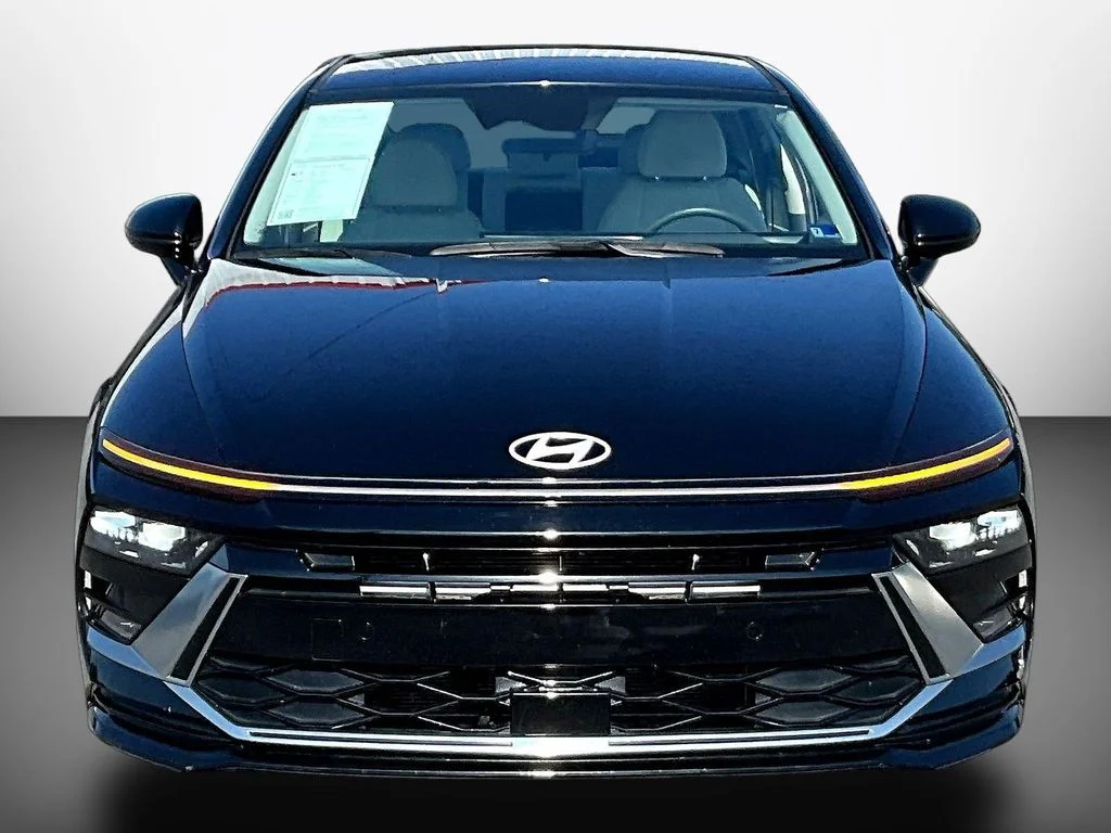 Certified Used 2024 Black Hyundai SEL image 2