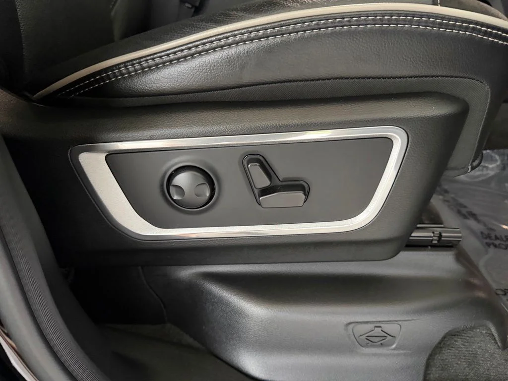 Used 2023 Black RAM Laramie image 30