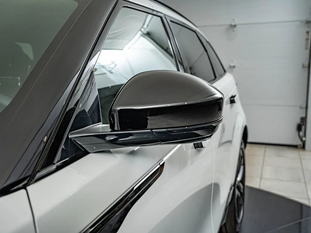 New 2026 Fuji White Land Rover Belgravia Edition image 9