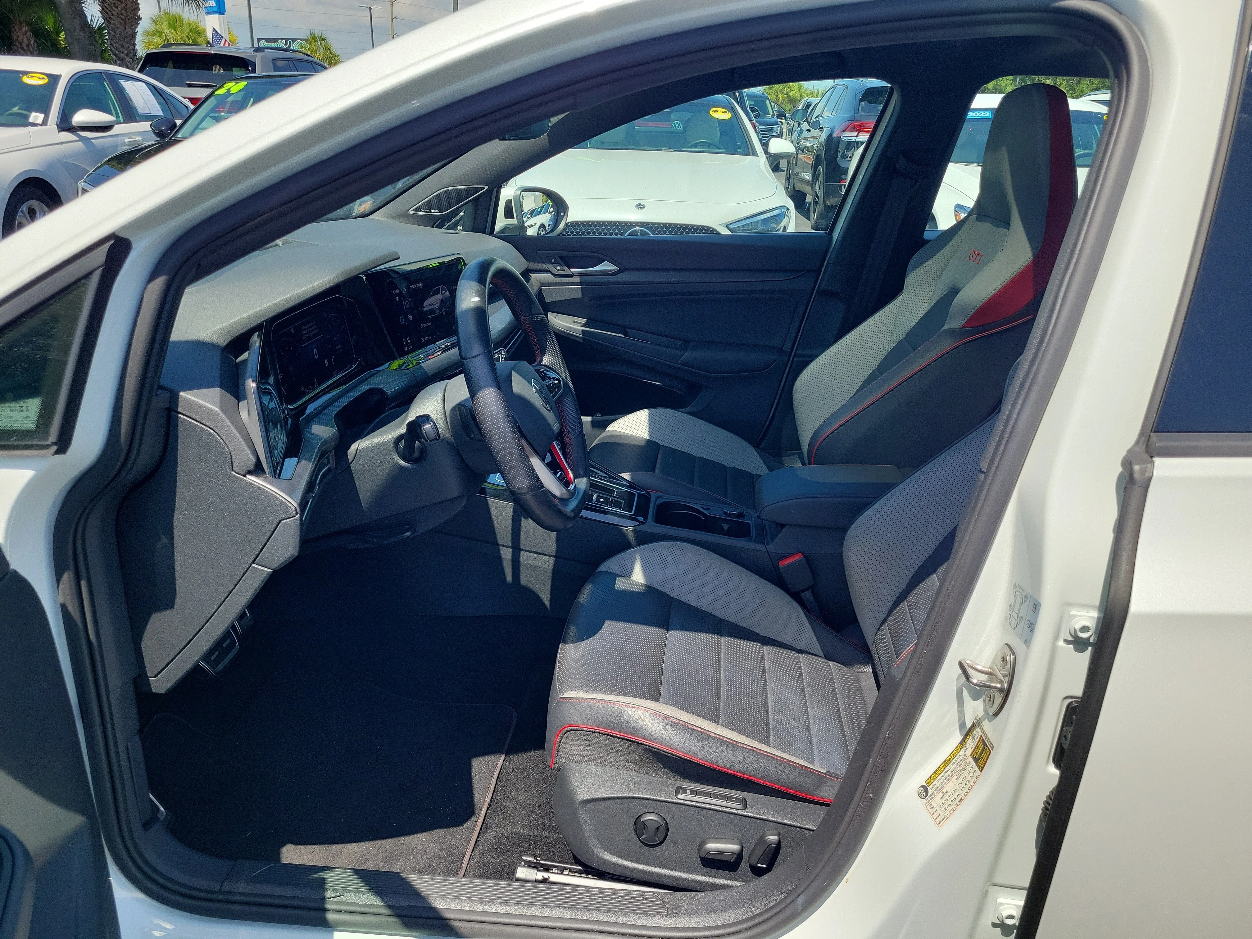 Used 2023 White Volkswagen Autobahn image 15