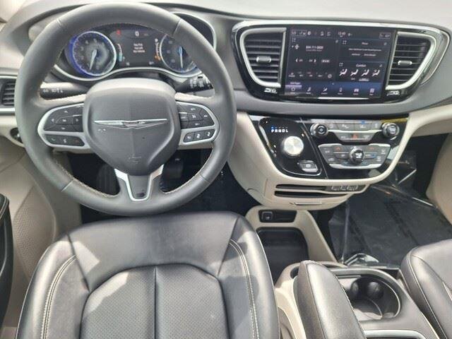 Used 2024 Bright White Clearcoat Chrysler Touring L image 22