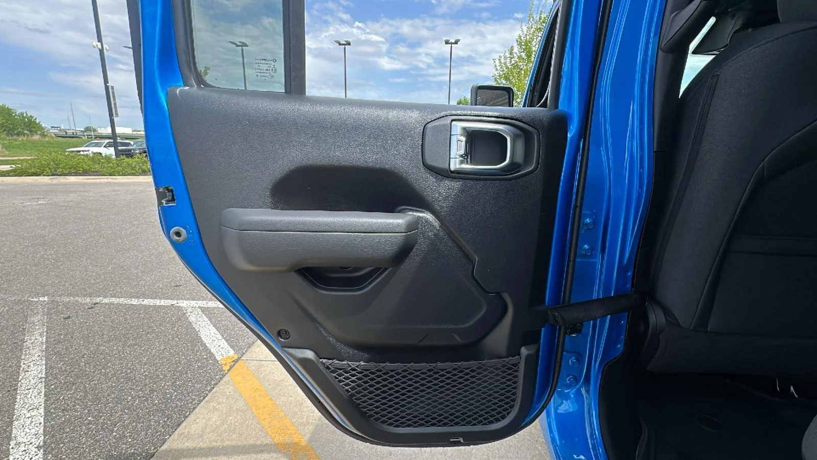 New 2026 Hydro Blue Pearlcoat Jeep Sport S image 25