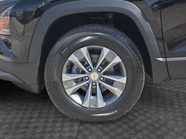 2027 Chevrolet Equinox LT - Photo 10
