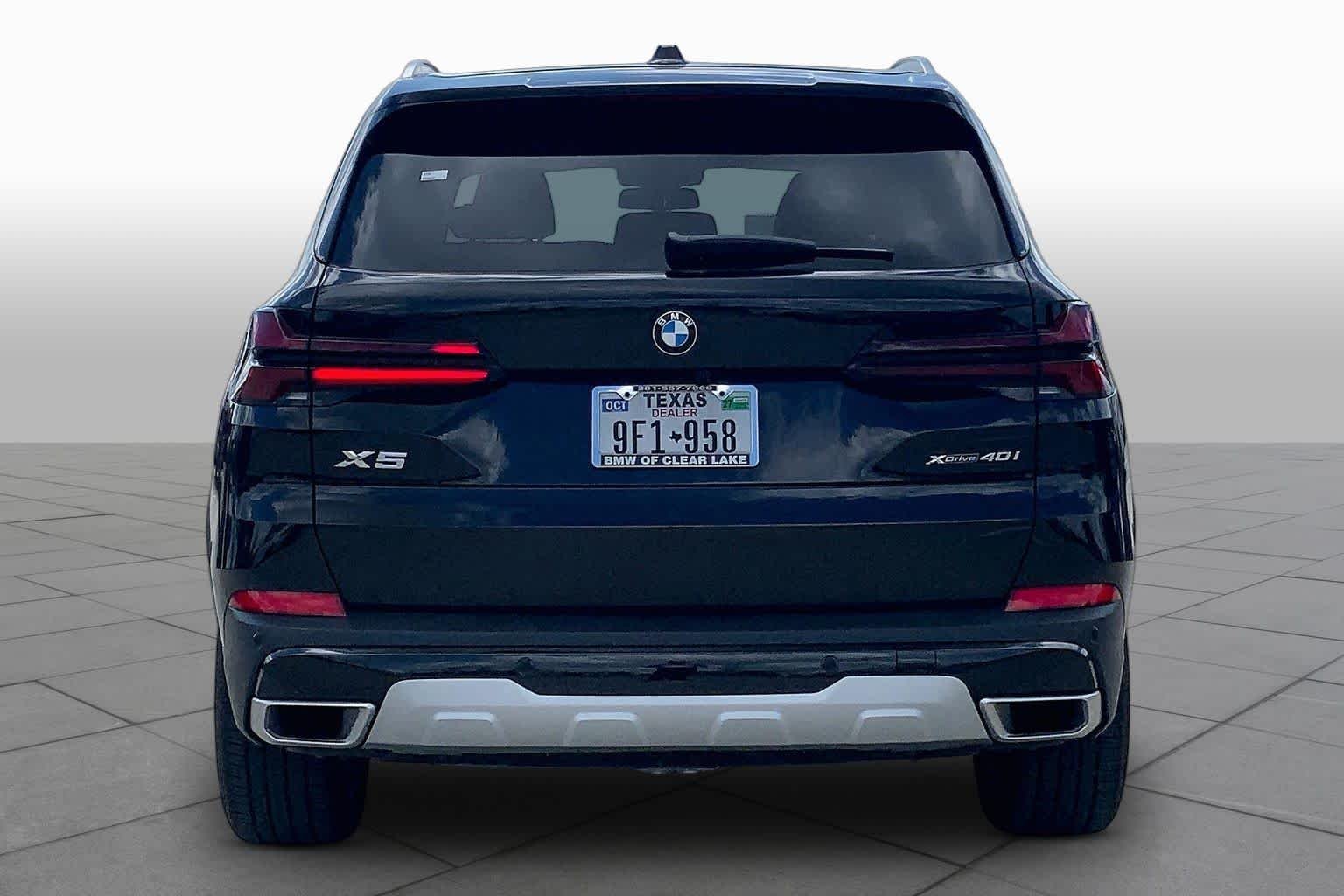 Used 2026 Black Sapphire Metallic BMW xDrive40i image 4