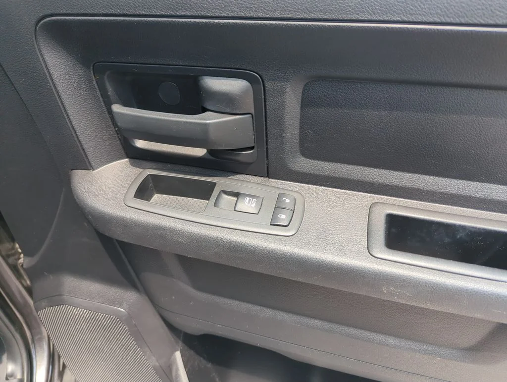 Used 2016 Gray Ram Tradesman image 32