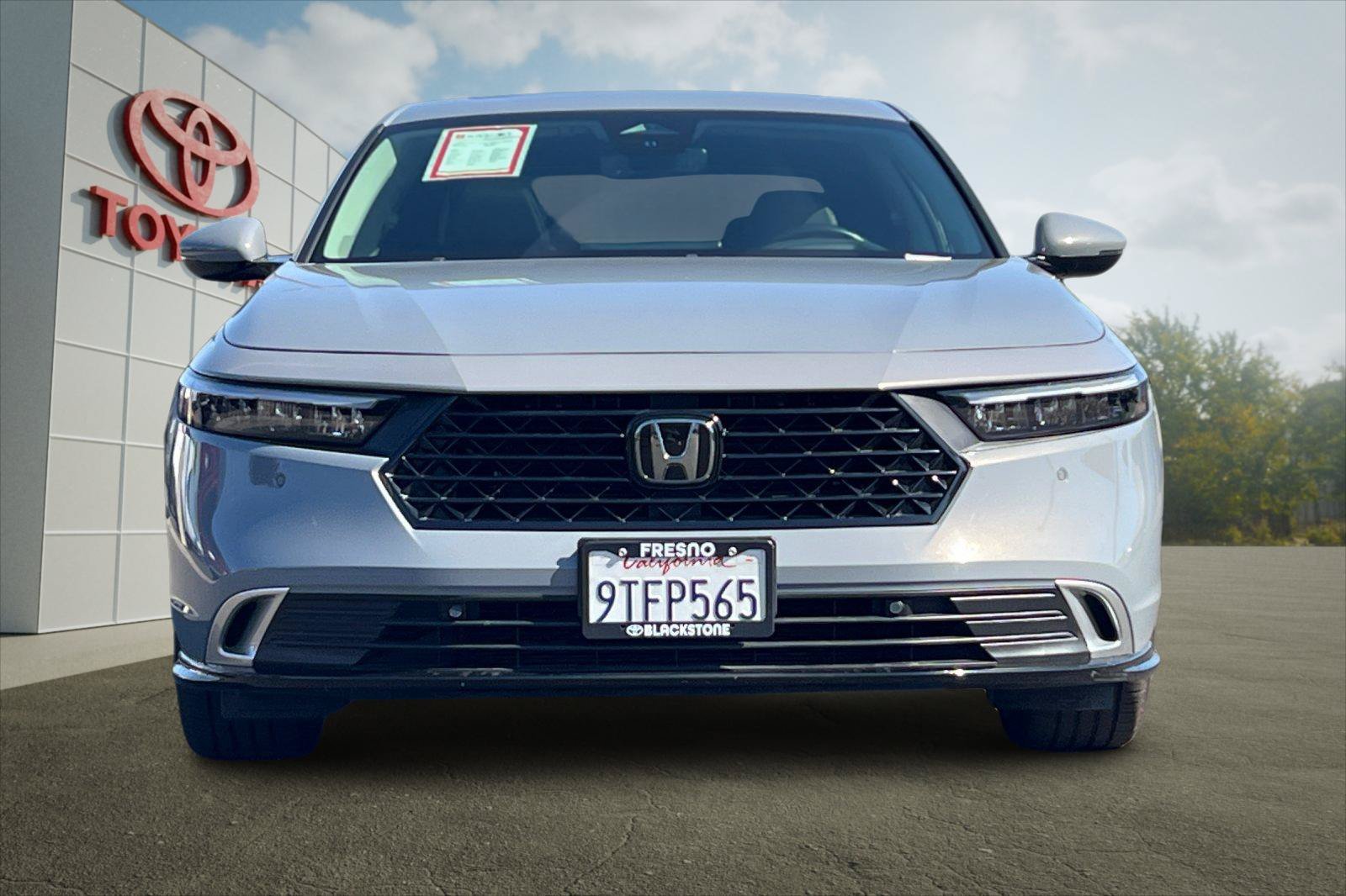 Used 2025 Urban Gray Pearl Honda Touring image 8