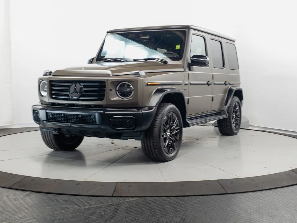 Certified Used 2025 MANUFAKTUR Dark Olive Green Magno Mercedes-Benz G 580 image 3