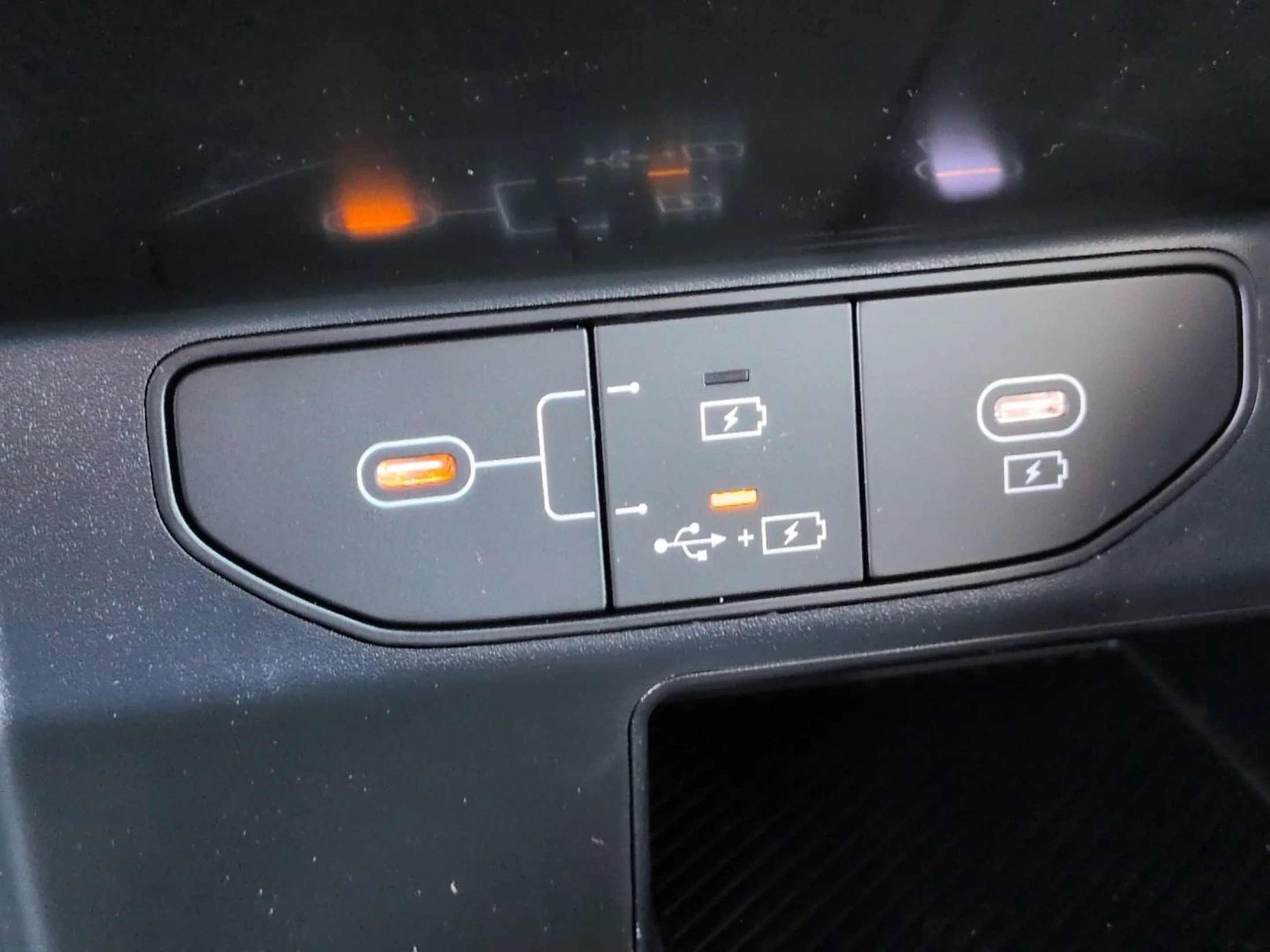 New 2026 Ivory Silver Kia LX image 25