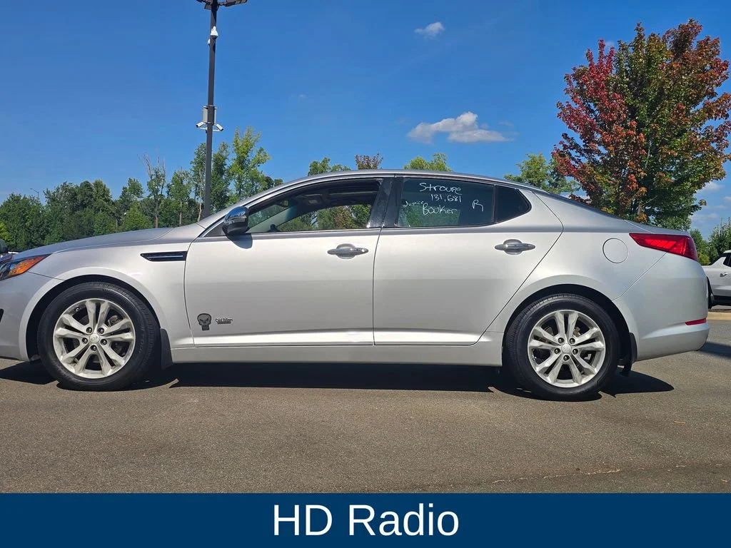 Used 2013 Silver Kia EX image 4