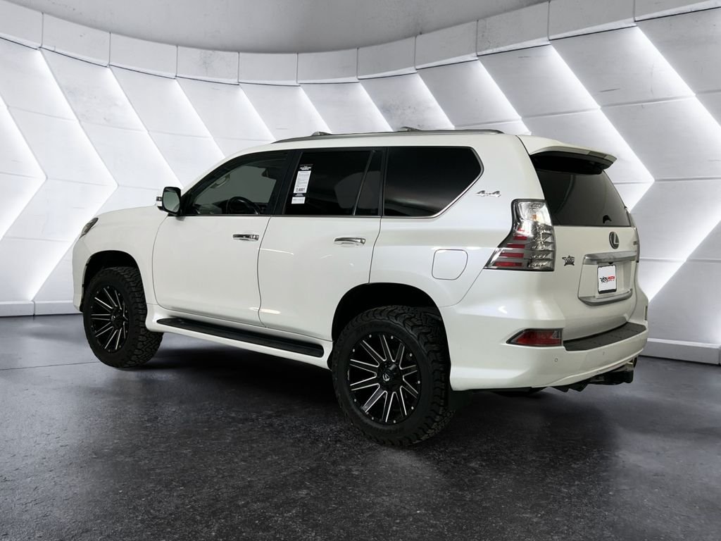 Used 2021  Lexus 460 Luxury image 6