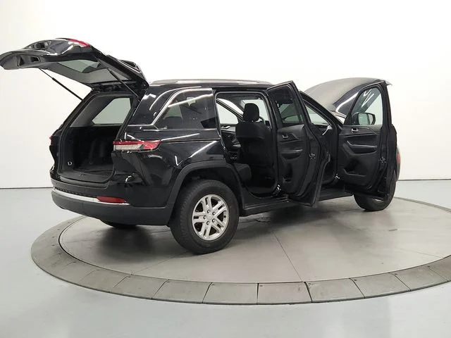 Used 2024 Black Jeep Laredo image 16