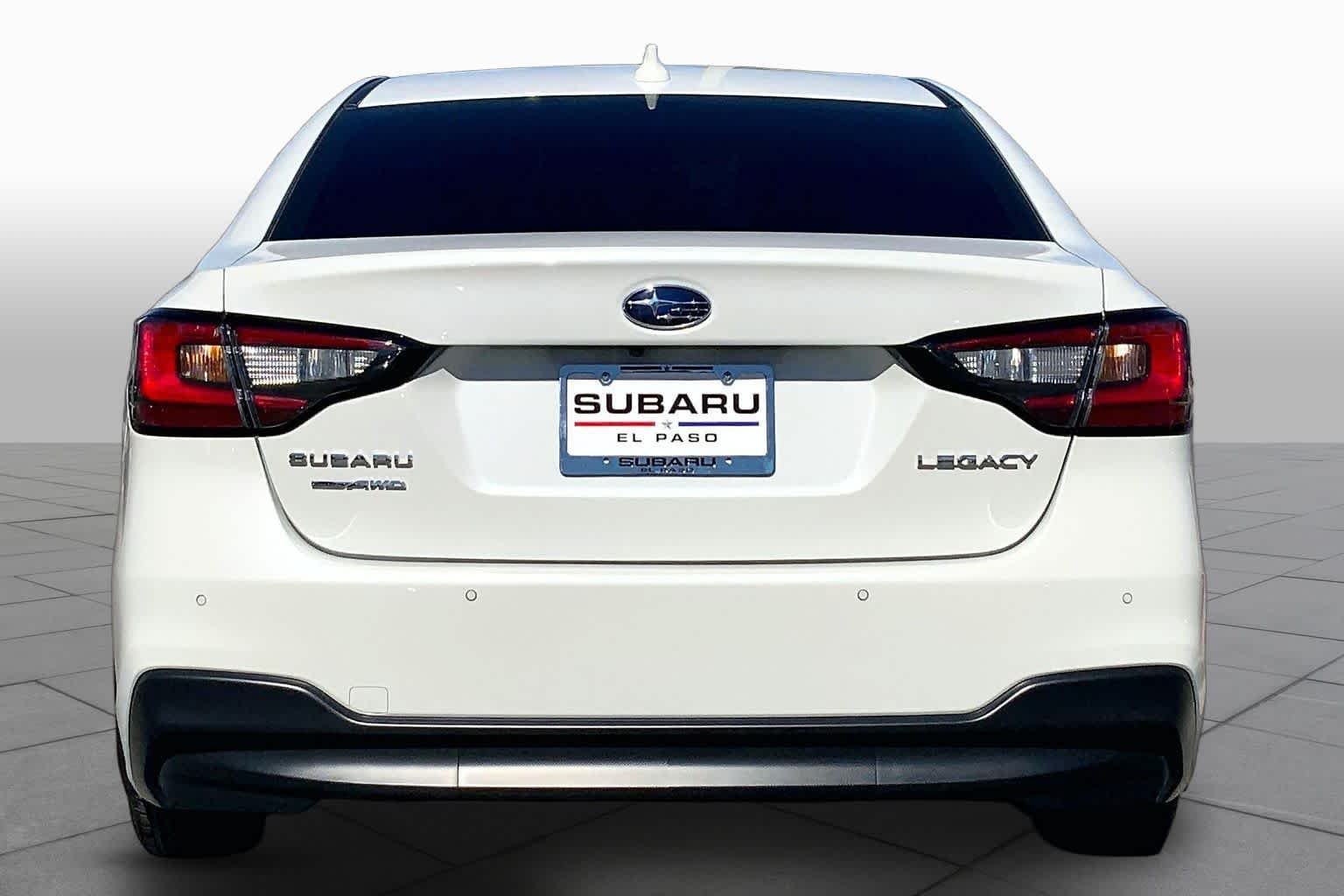 Used 2025 Crystal White Pearl Subaru Limited image 5