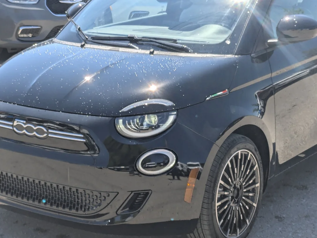 New 2026 Black FIAT Pop - - FWD - 42kWh Battery - Lane Keep Assist - Backup Camera - Keyless Entry & More! image 11