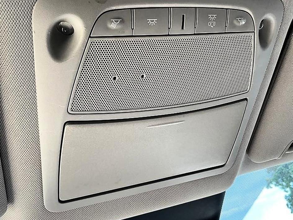 Used 2019 Black Nissan S image 25