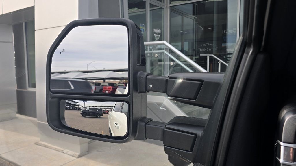 2026 Ford F-250 Super Duty Platinum - Photo 13