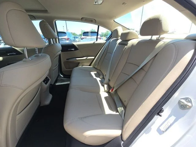 Used 2014 White Honda EX-L image 11