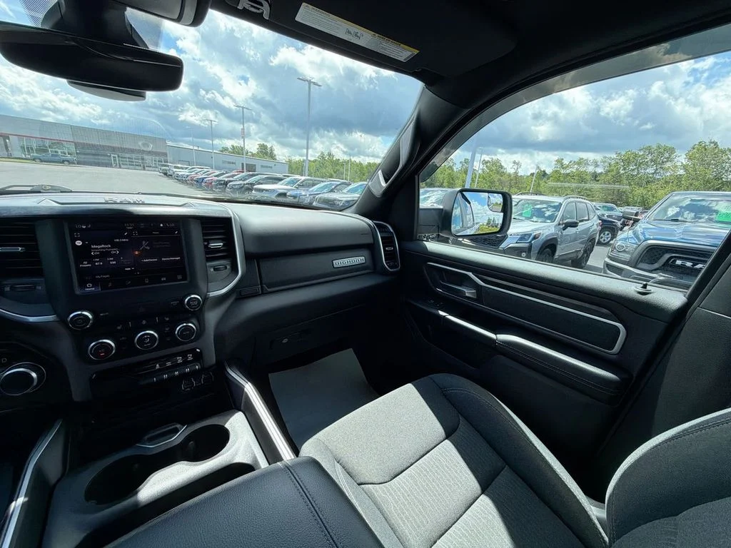 Used 2022 Silver Ram Big Horn/Lone Star image 11