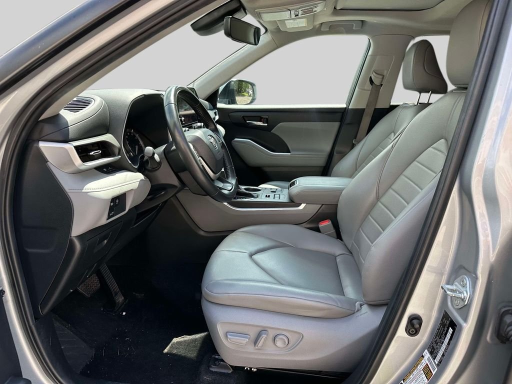 Used 2024 Silver Toyota XLE image 15