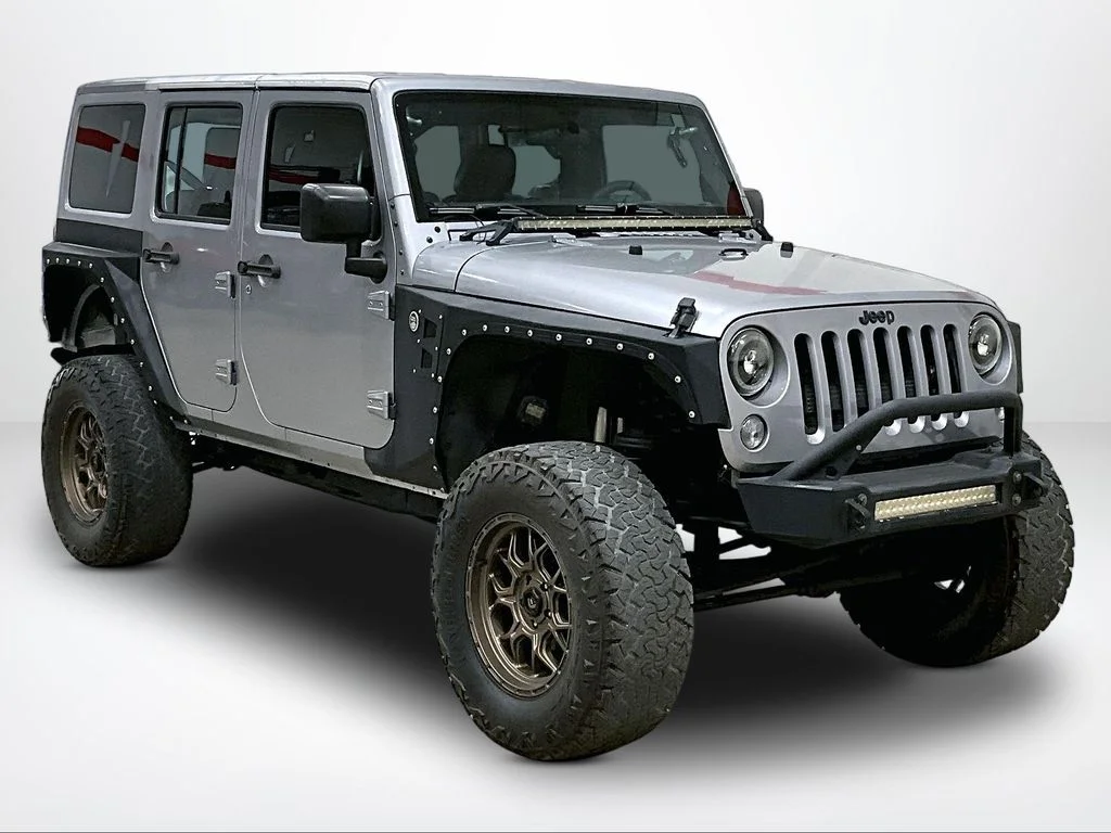 Used 2015 Silver Jeep Unlimited Sport image 11