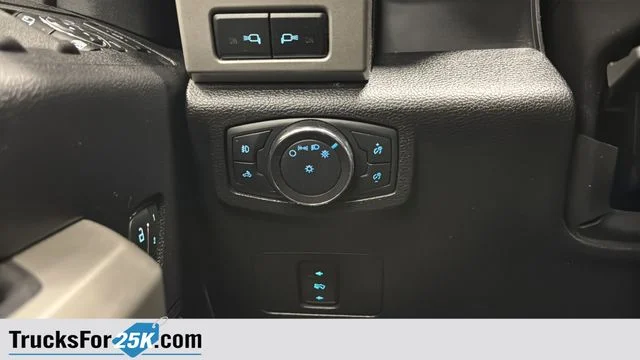 Used 2019 Ingot Silver Ford Lariat image 31