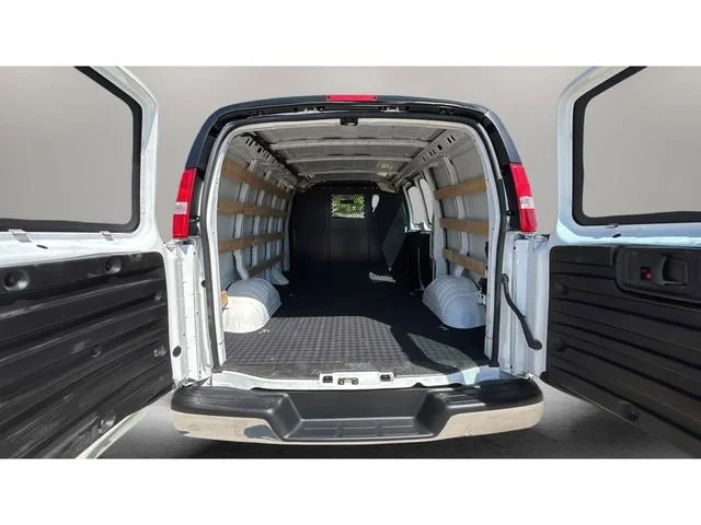 Used 2024 Summit White Chevrolet WT image 29