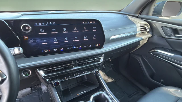 Used 2025 Sterling Gray Metallic Chevrolet LT image 24